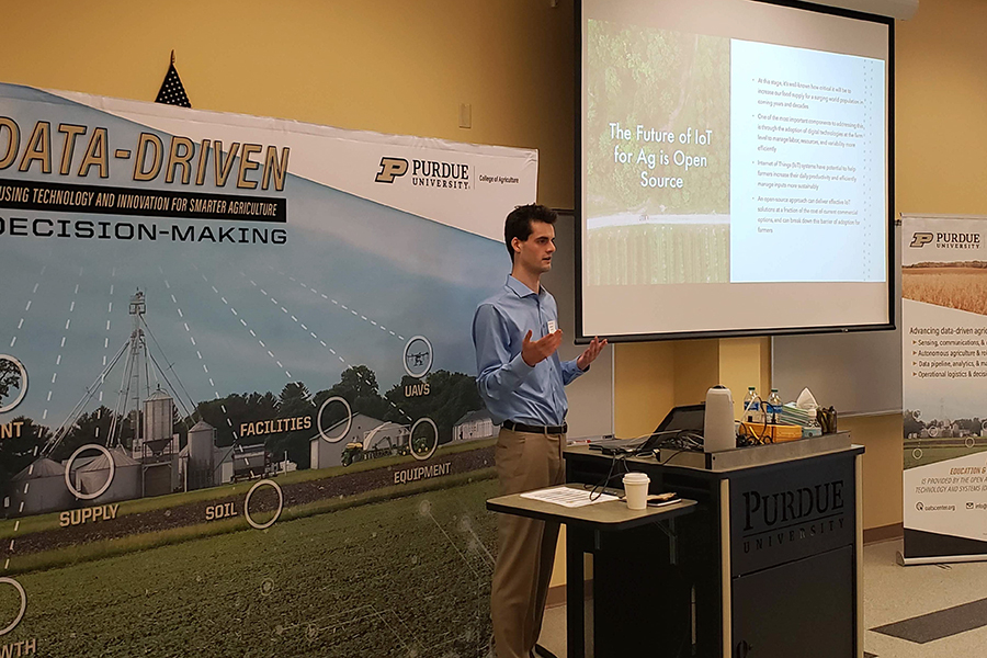 Josh Bailey, an undergraduate in Agricultural Economics presenting at OATSCON23