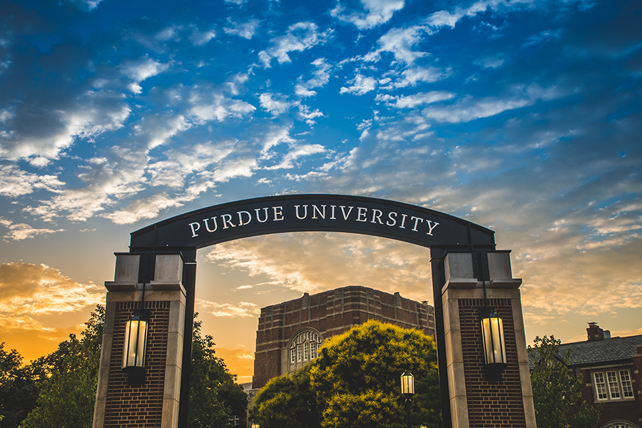 Image of the Gateway Arch located by the Purdue Memorial Union at sunset
