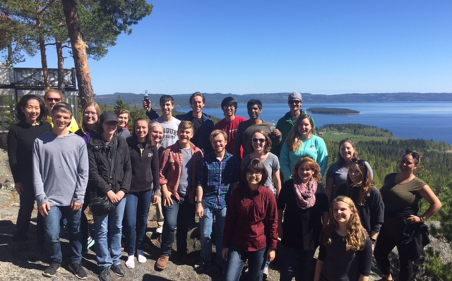 Jill Churchill and students in Bangalore, India with professor Chiu.